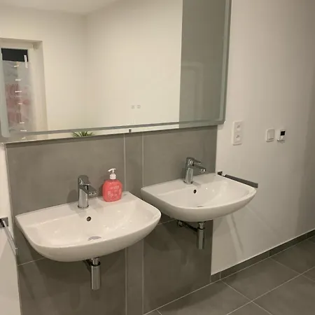 Modern 4-bedroom Near Hamburg Apartament *