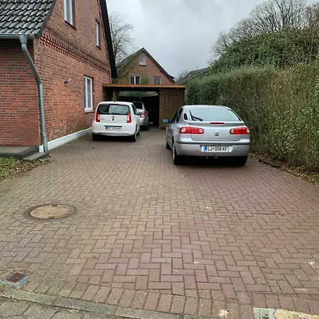 Modern 4-bedroom Near Hamburg Apartament